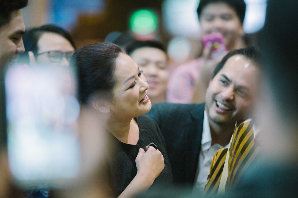 Như Quỳnh về nước giữa đêm, được fan chào đón nồng nhiệt